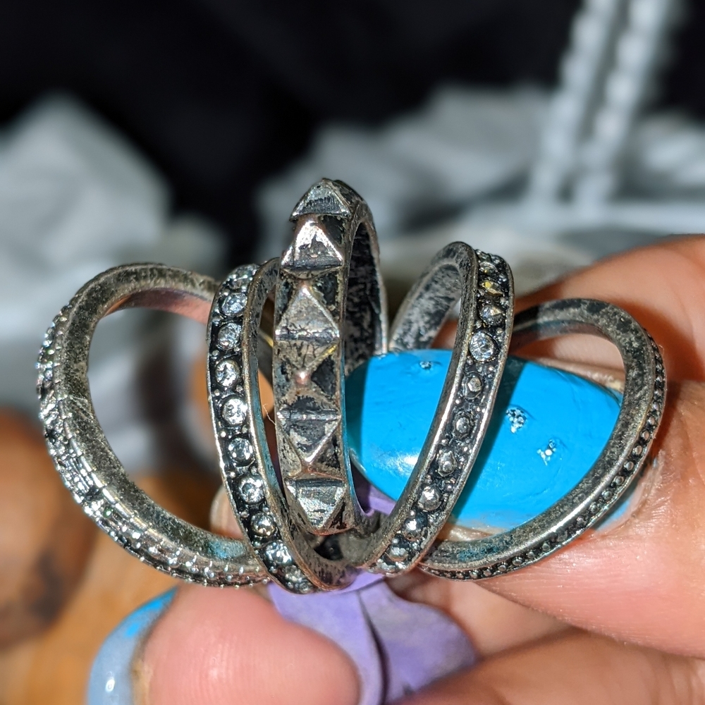 🩵 Set of 5 Studd Muffin rings